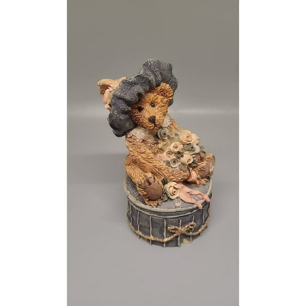 Boyds Bear Collectible Resin Trinket Box " Victoria.... The Lady" Jewlrey Holder